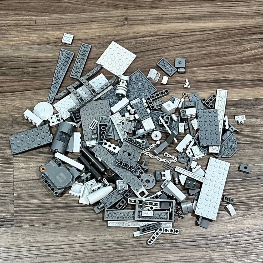 Lot Of Gray Lego Pieces From Various Sets 9.4 Ounces